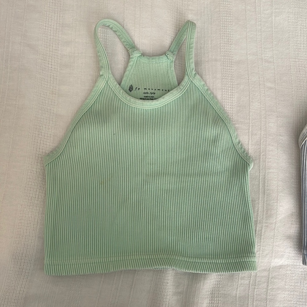 Free People Movement - Happiness Runs Crop - size XS/S